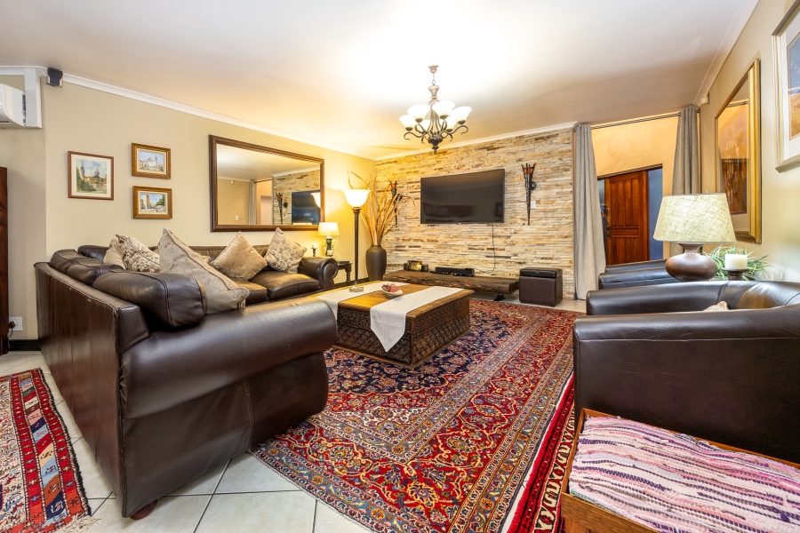 6 Bedroom Property for Sale in Eversdal Western Cape
